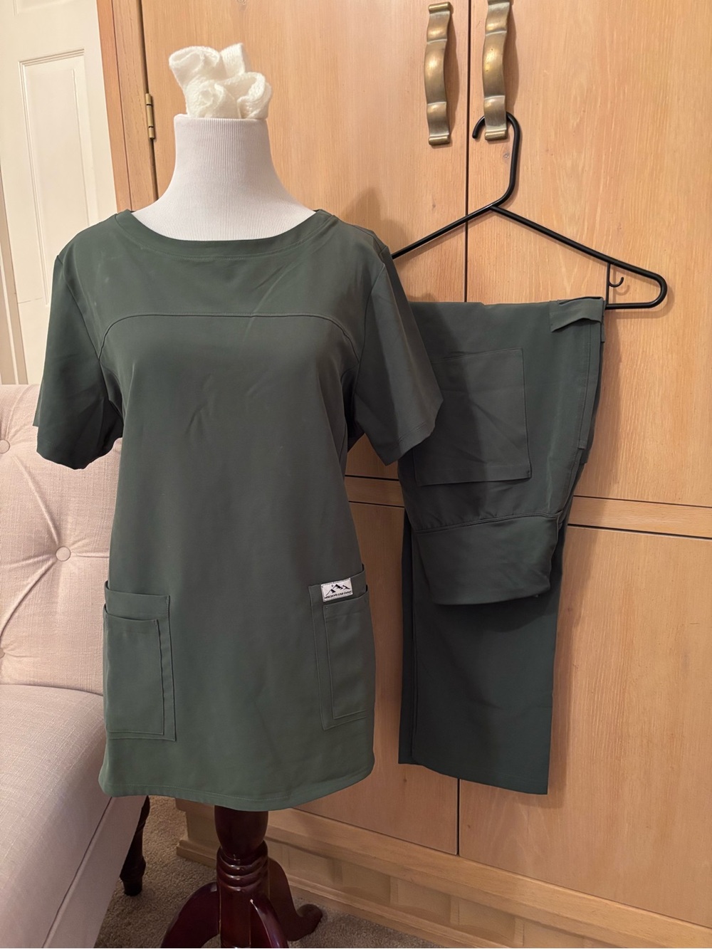 Women’s Scrub Shirt and Pants Set in Mossy Hunter Green